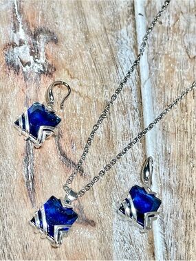 Silver Pendant Necklace with Deep Blue Glass Stone - Women's Jewelry Sets